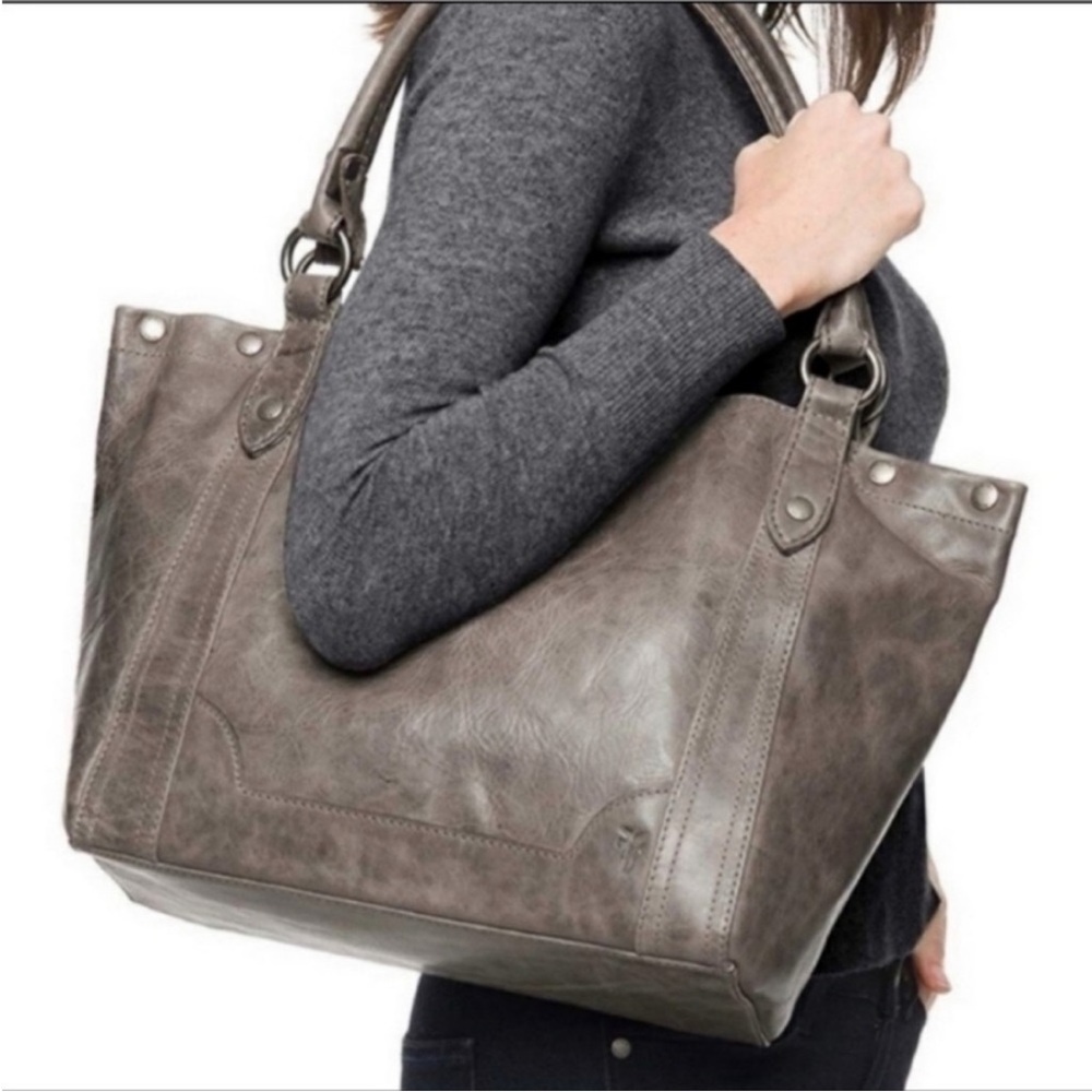 NWT Frye Melissa shoulder ice tote bag
